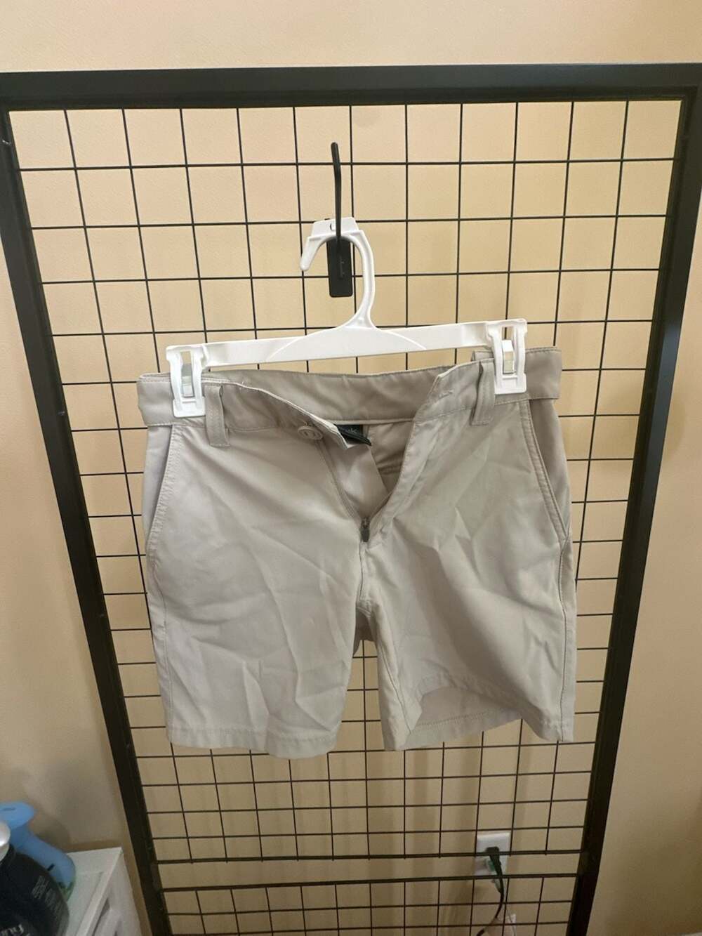 Huk Next Level Performance Khaki Shorts Youth Size Medium